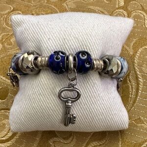 Elegant Blue and Sterling Silver “Key to my Heart” Beaded Bracelet